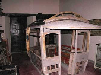 Restos de un carro del tranvía del Túnel Ogarrio